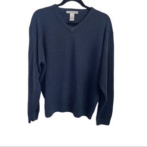 Geoffrey Beene Men’s V-Neck Navy Sweater - L